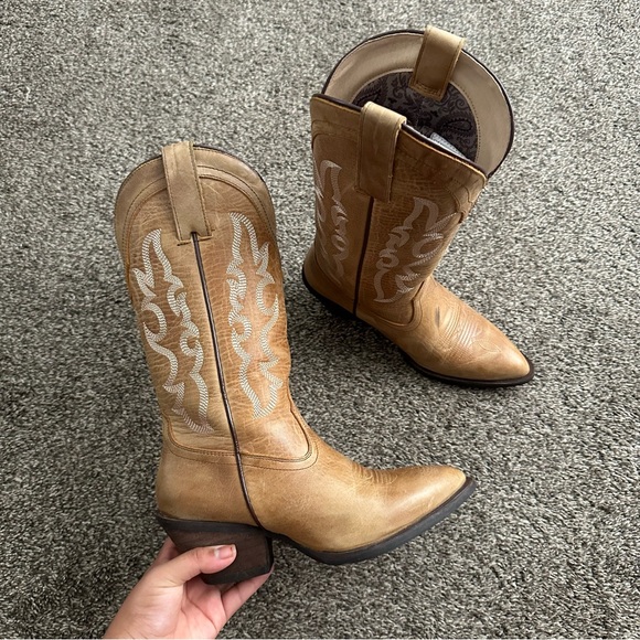Shyanne Shoes - SHYANNE TAN WOMEN'S DOLLY WESTERN BOOTS - SNIP TOE